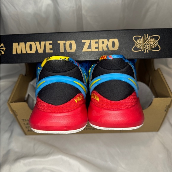 New Nike Kyrie 8 Go GS Black Yellow 5.5Y/7W Basketball Shoes - Picture 3 of 8